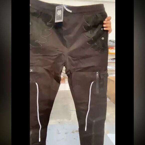 The Hideout Blossom Black Cargo Joggers Pants, Size XL New with Tag MSRP $80 - Picture 12 of 12